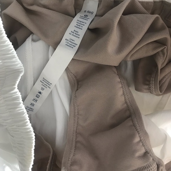 LULULEMON Hotty Hot Shorts 2.5 - Picture 6 of 6